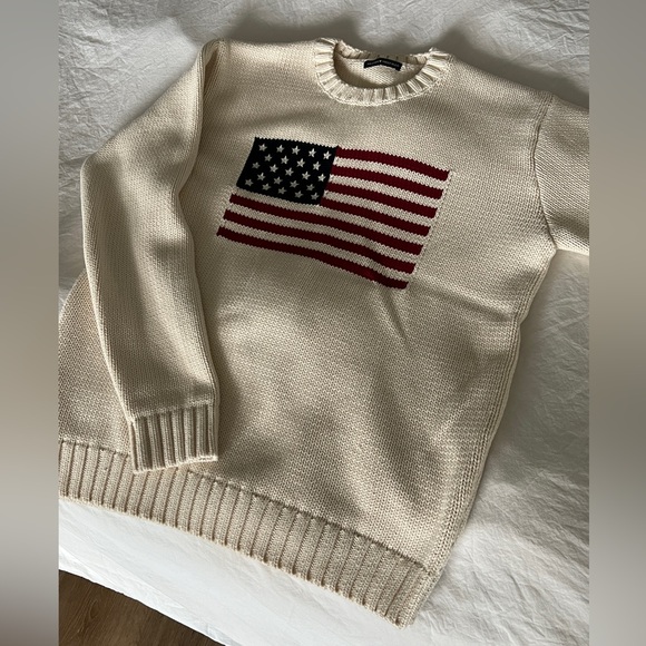 Brandy Melville Nico American Flag Sweater - Picture 2 of 2